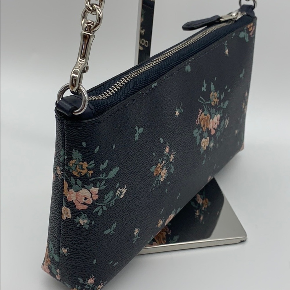 COACH ZIP TOP CROSSBODY WITH ROSE BOUQUET PRINT - Picture 4 of 16